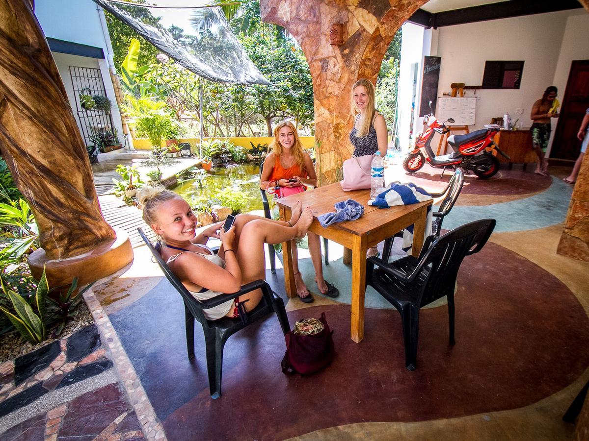Brisas de Zicatela Experiencia Surf Camp旅舍 外观 照片