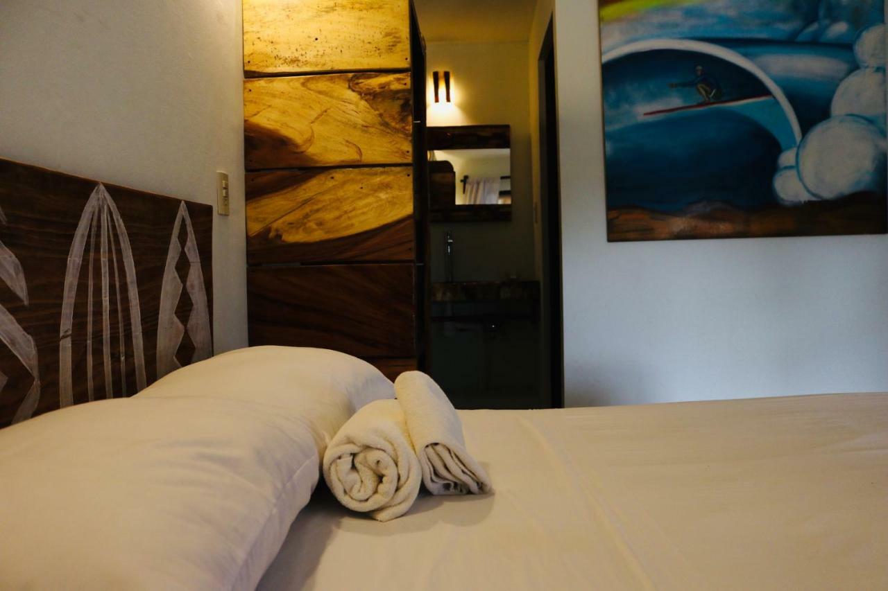 Brisas de Zicatela Experiencia Surf Camp旅舍 外观 照片