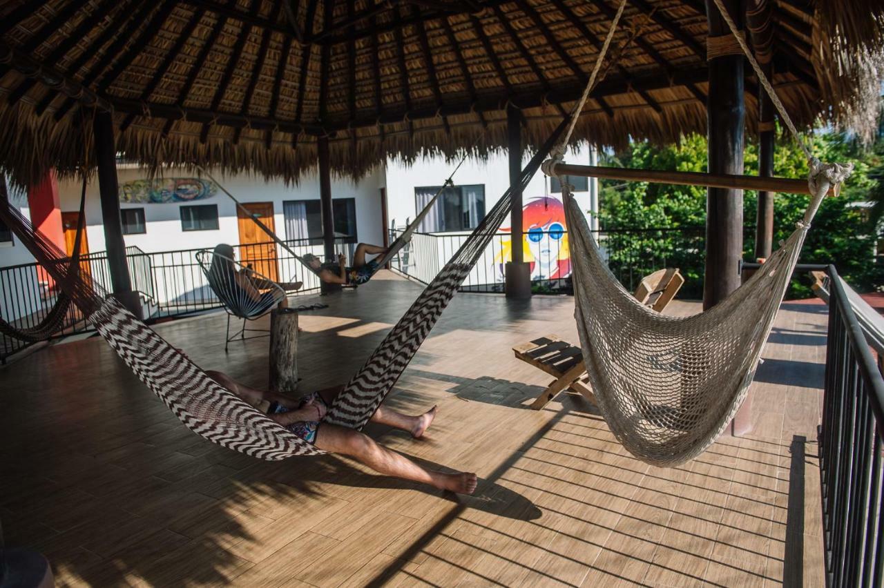 Brisas de Zicatela Experiencia Surf Camp旅舍 外观 照片